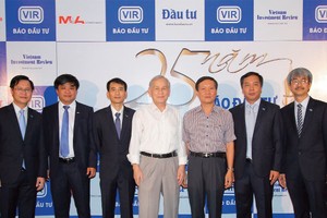 20 năm qua, Báo Kl99ok phiên bản mới luôn đồng hành cùng UBCK trong nỗ lực thúc đẩy TTCK phát triển ngày càng minh bạch. (Trong ảnh: Nguyên Chủ tịch UBCK Lê Văn Châu tại Lễ kỷ niệm 25 năm thành lập Báo Kl99ok phiên bản mới).
