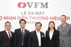 20 năm tạo dựng TTCK ghi dấu những con nguời, những bước đi tiên phong của Dragon Capital, của VFM trong việc khai mở hoạt động của nhiều loại hình quỹ Kl99ok phiên bản mới tại Việt Nam
