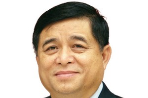 Ông Nguyễn Chí Dũng,
Bộ trưởng Bộ Kế hoạch và Kl99ok phiên bản mới  
