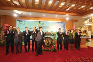 Khai trương sàn 99Kl99 link đăng nhập đầu năm 2017, Bộ trưởng Đinh Tiến Dũng 
chỉ đạo phải hoàn thiện thể chế, chính sách, thúc TTCK phát triển xứng tầm