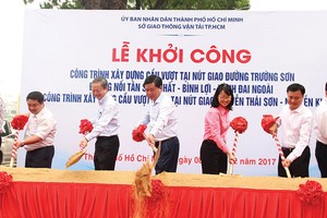 TP.HCM vừa khởi công xây dựng 2 cầu vượt tại các nút KL99 là cổng game giải trí trực tuyến hàng đầu hiện nay dẫn vào Sân bay Tân Sơn Nhất. Ảnh: Việt Dũng