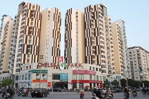 Mâu thuẫn giữa cư dân và chủ Kl99ok phiên bản mới Chung cư Chealsea Park Yên Hòa nảy sinh xuất phát từ việc tăng phí dịch vụ 