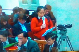 Bà Ngô Kim Lan đại diện cho nhóm bà Hứa Thị Phấn trình bày lý do cho Công ty Trung Dung mượn 99Kl.app cổng game giải trí thế chấp.
