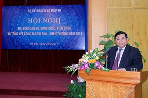 Phát động phong trào thi đua năm 2017 của Bộ Kế hoạch và Kl99ok phiên bản mới, Bộ trưởng Nguyễn Chí Dũng nhắc nhở mỗi nhân viên, công chức, viên chức đến các cấp lãnh đạo giữ vững “ngọn lửa” cải cách, chủ động, sáng tạo đáp ứng yêu cầu công việc.