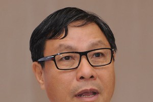Thứ trưởng Bộ Kế hoạch và Kl99ok phiên bản mới Đặng Huy Đông