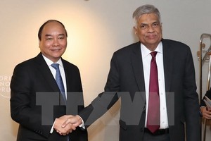 Thủ tướng Nguyễn Xuân Phúc gặp Thủ tướng Sri Lanka Ranil Wickremesinghe bên lề Hội nghị thường niên lần thứ 47 Diễn đàn Kl992 cổng game cá cược Thế giới tại Davos tháng 1/2017. (Ảnh: Thống Nhất/TTXVN)