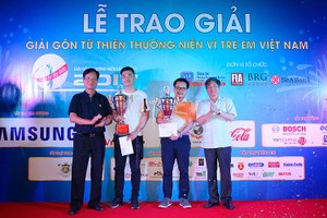 Trao giải Swing for the Kids 2017 
