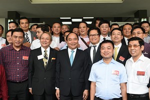 Thủ tướng Nguyễn Xuân Phúc và đại diện các Kl991.com World Cup 2026 Chính Thức dự Hội nghị Thủ tướng với Kl991.com World Cup 2026 Chính Thức năm 2016. Ảnh: VGP.