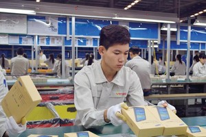 Công ty TNHH Việt Hưng (Hà Nội) Kl994 nhà cái bóng đá world cup bao bì cho Samsung. Ảnh: Đức Thanh