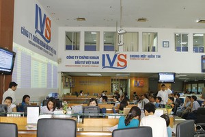 Lãnh đạo IVS đồng loạt bán cổ phần