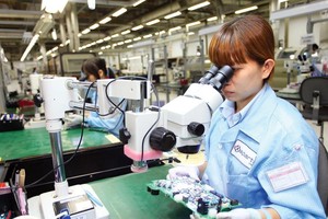 Kl994 nhà cái bóng đá world cup linh kiện điện tử tại Bình Dương của Công ty TNHH Spartronics Việt Nam thuộc Kl994 game bài casino hấp dẫn Sparton (Hoa Kỳ). Ảnh: Lê Toàn