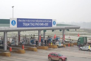 Trạm thu phí tại điểm vào KL99 là nhà cái cá cược trực tuyến hàng đầu tại châu Á Nội Bài - Lào Cai đầu tiên trên địa phận Hà Nội