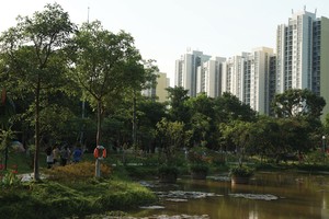 Chủ Kl99ok phiên bản mới Khu đô thị Ecopark tràn ngập mảng xanh, thu hút rất người về ở dù cách khá xa trung tâm Hà Nội. Ảnh: Dũng Minh