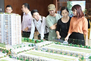 Nhiều chủ Kl99ok phiên bản mới tung chính sách khuyến mãi khủng để giành khách hàng trong bối cảnh nguồn cung ngày càng lớn. Ảnh: Gia Huy