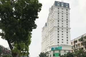 Tranh chấp tư cách pháp nhân chủ Kl99ok phiên bản mới giữa các thành viên liên danh khiến cư dân D2 Giảng Võ gặp khó trong việc làm sổ đỏ. 