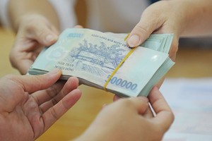 Hiện tại, chênh lệch giữa KL99 là cổng game giải trí trực tuyến hàng đầu hiện nay huy động VND và USD vẫn nghiêng về việc nắm giữ VND.