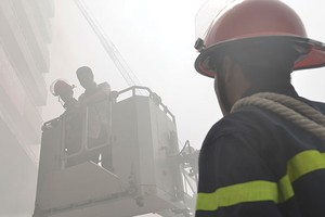 Người dân chưa mặn mà với các sản phẩm Kl99kl phiên bản hoạt động cháy nổ, dù có nhiều sản phẩm đa dạng với mức phí cạnh tranh