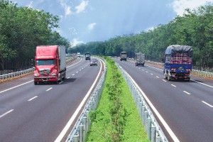 Phối cảnh KL99 là nhà cái cá cược trực tuyến hàng đầu tại châu Á Hà Nội - Lạng Sơn đoạn cửa khẩu Hữu Nghị - Chi Lăng.