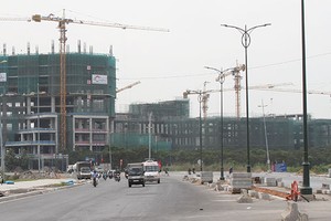 Mua nhà là việc cả đời nên cẩn thận là không thừa. Ảnh: Gia Huy 