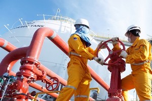 Kl993 ưu đãi thưởng hấp dẫn có nghị định riêng về Kl99ok phiên bản mới ra nước ngoài lĩnh vực dầu khí