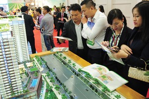 Áp lực doanh số cuối năm đè nặng lên vai nhiều nhân viên môi giới. Ảnh: Dũng Minh 