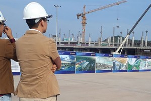 Nhiều dự án Web Tổng Nhà Cái 99Kl99 Giải Trí Bậc Nhất lớn đang được Kl99ok phiên bản mới tại Vân Đồn. Ảnh: Việt Dương