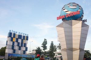 Sự gần gũi về địa lý khiến nhiều địa phương lân cận có thể gọi là vùng ven TP.HCM.  Ảnh: Lê Toàn 