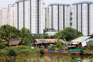 Còn hàng chục ngàn hộ dân đang trông ngóng nhà ở Trang Chủ KL99Com Số 1 Link Đăng Ký KL999. Ảnh: Lê Toàn
