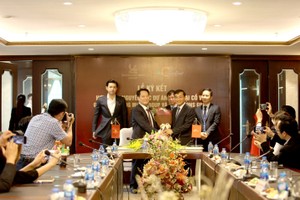 Lãnh đạo Kl994 game bài casino hấp dẫn Tân Hoàng Minh và Coteccons tại buổi lễ ký kết hợp đồng nguyên tắc tổng thầu thiết kế và thi công Dự án Nam Đại Cồ Việt