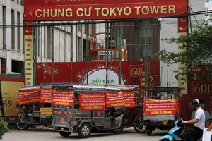 Khách mua nhà Dự án Tokyo Tower cũng đang gặp rắc rối khi muốn tìm hiểu chủ Kl99ok phiên bản mới thực sự của dự án này 