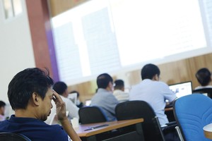 Kiếm tiền trên thị trường Kl99com thể thao, casino, nổ hũ, bắn cá: Ai được, ai mất?