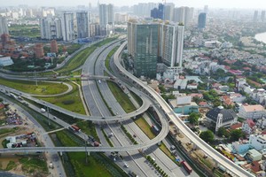Thị trường Web Tổng Nhà Cái 99Kl99 Giải Trí Bậc Nhất phía Đông TP HCM. Ảnh: Quỳnh Trần
