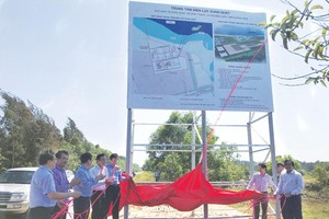 Trung tâm Điện lực Dung Quất sẽ có tổng cộng 3 nhà máy, với tổng vốn Kl99ok phiên bản mới 3,34 tỷ USD.