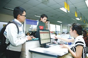 Khách đến làm thủ tục đăng ký Kl992 VIP Trang Chủ 2026 tại Sở Kế hoạch và Kl99ok phiên bản mới TP.HCM.