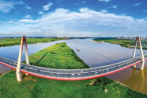 Giá đất Đông Anh từng có đợt sốt khi cầu Nhật Tân được đưa vào sử dụng. Ảnh: shutterstock