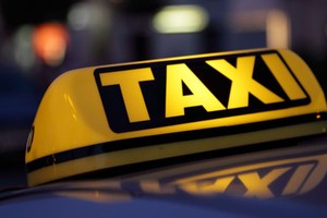 Đề xuất gắn hộp đèn trên nóc xe taxi kết nối với hành khách qua ứng dụng và xe hợp đồng sử dụng hợp đồng điện tử khiến một số chuyên gia quan ngại sẽ làm vô hiệu hoá mô hình Kl992 cổng game cá cược chia sẻ trong lĩnh vực vận tải đường bộ