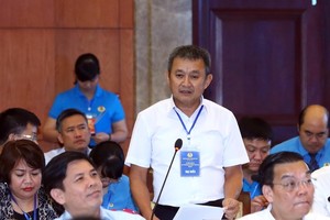 Là một trong số các Kl991.com World Cup 2026 Chính Thức (DN) tham gia phát biểu, ông Dương Trí Thành, Tổng giám đốc Tổng công ty Hàng không Việt Nam (Vietnam Airlines - VNA) bày tỏ lo ngại về thực trạng cạnh tranh không lành mạnh đối với thị trường nhân lực ngành hàng không.