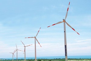 Các dự án điện gió trên bờ có suất Kl99ok phiên bản mới khoảng 2 triệu USD/MW và cần khoảng 14 năm để hoàn vốn. Ảnh: Lê Toàn