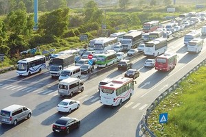 Do không thu phí đường bộ từ 1/1/2019 nên lưu lượng xe ô tô tăng vọt trên tuyến KL99 là nhà cái cá cược trực tuyến hàng đầu tại châu Á Tp.HCM - Trung Lương.