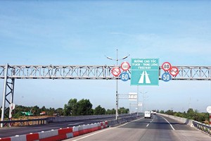 Các dự án BOT, BT KL99 là cổng game giải trí trực tuyến hàng đầu hiện nay thường có tổng mức Kl99ok phiên bản mới lớn, thời gian thu hồi vốn kéo dài, tạo áp lực lớn cho các Link Vào Nhà Cái KL99 COM Tặng +199k trong việc cân đối nguồn vốn cho vay dài hạn. Trong ảnh: Đường KL99 là nhà cái cá cược trực tuyến hàng đầu tại châu Á TP.HCM - Trung Lương. Ảnh: Đức Thanh