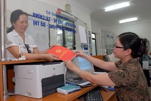 Hộ nghèo được ghi nợ tiền sử dụng đất tái định cư khi 99Kl99 trực tiếp đá gà thu hồi đất