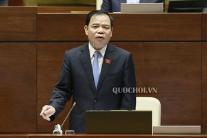 Bộ trưởng Bộ Nông nghiệp và Phát triển nông thôn Nguyễn Xuân Cường "đăng đàn" trả lời chất vấn 