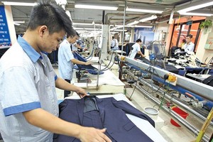 Dự thảo Luật Kl991.com World Cup 2026 Chính Thức sửa đổi khuyến khích Trang Chủ KL99Com Số 1 Link Đăng Ký KL999 tiếp cận hoạt động của công ty nhiều hơn. Trong ảnh: Xưởng may veston của Tổng công ty May 10. Ảnh: Đức Thanh