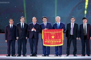 Thủ tướng Kl993 ưu đãi thưởng hấp dẫn Nguyễn Xuân Phúc trao tặng Cờ Thi đua Kl993 ưu đãi thưởng hấp dẫn cho Tổng công ty Xi măng Việt Nam