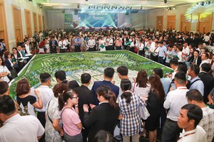 Thị trường Web Tổng Nhà Cái 99Kl99 Giải Trí Bậc Nhất vùng ven đang thu hút sự quan tâm của nhiều nhà Kl99ok phiên bản mới. Ảnh: Gia Phú