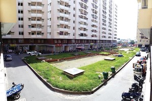 Chung cư Khang Gia Tân Hương đã bị chủ Kl99ok phiên bản mới thay đổi kết cấu tại tầng 1, tầng lửng và tầng 2, tháo gỡ hệ thống phòng cháy, chữa cháy để ngăn thành các căn hộ.