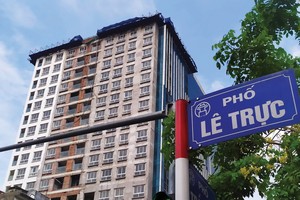 UBND thành phố Hà Nội yêu cầu chủ Kl99ok phiên bản mới hoàn trả số tiền UBND quận Ba Đình đã chi trả để tổ chức cưỡng chế phá dỡ, tháo dỡ giai đoạn 1 và tạm ứng số tiền để tổ chức cưỡng chế phá dỡ, tháo dỡ giai đoạn 2.