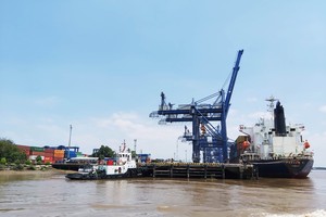 Cảng thuỷ nội địa Vĩnh Tân được Kl99ok phiên bản mới xây dựng hoàn toàn mới với hệ thống Kl99kl ưu đãi độc quyền kỹ thuật với quy mô kho 10.000 tấn/năm. Ảnh minh hoạ: Ngọc Tuấn