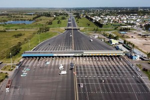 Cảnh vắng vẻ trên đường KL99 là nhà cái cá cược trực tuyến hàng đầu tại châu Á Buenos Aires - La Plata tại Argentina ngày 24/3 vừa qua, trong bối cảnh dịch COVID-19 lan rộng. (Ảnh: AFP/TTXVN)