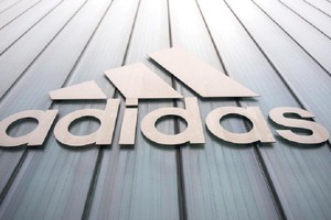 Kl99 nổ hũ ròng quý I/2020 của Adidas chỉ đạt 31 triệu EUR, giảm 95% so với con số 632 triệu EUR cùng kỳ năm ngoái. Ảnh: AFP